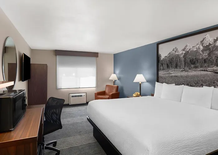 Super 8 By Wyndham Hole Motel Jackson