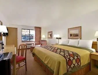 Super 8 By Wyndham Hole Jackson